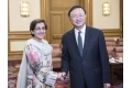 杨洁篪在北京会见巴基斯坦外交国务秘书塔米娜